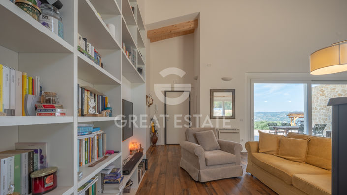 Image No.21-3 Bed Country House for sale