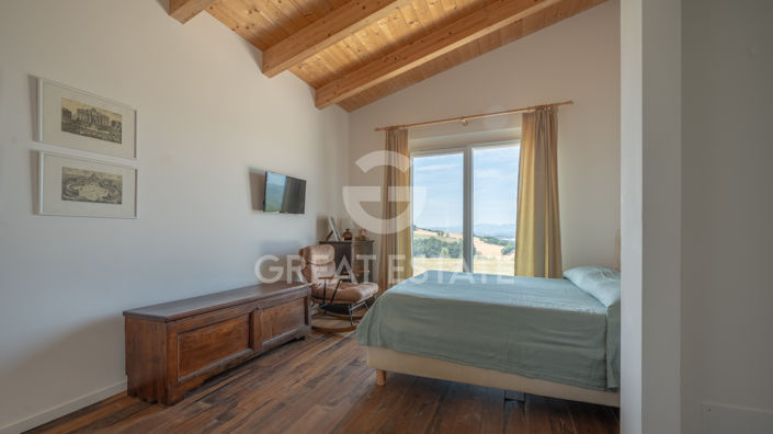 Image No.24-3 Bed Country House for sale