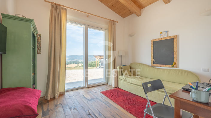 Image No.31-3 Bed Country House for sale