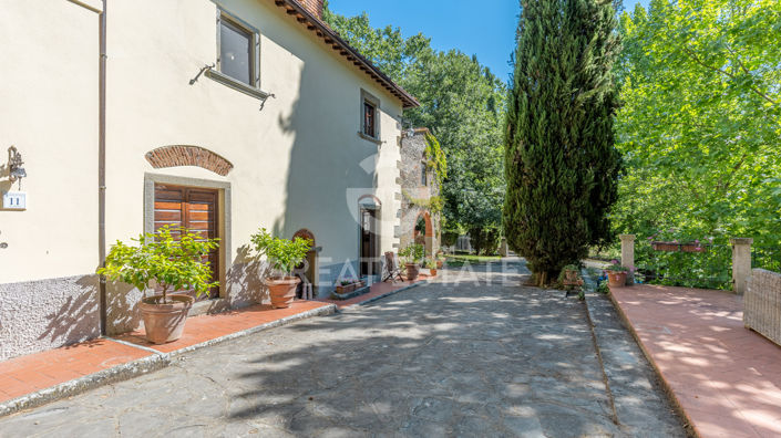 Image No.15-7 Bed Country House for sale