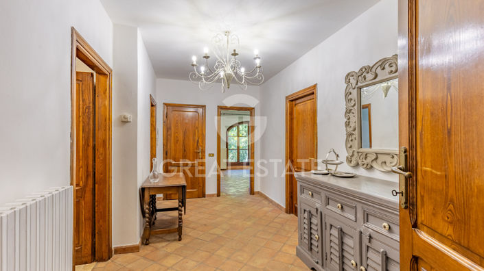 Image No.40-7 Bed Country House for sale