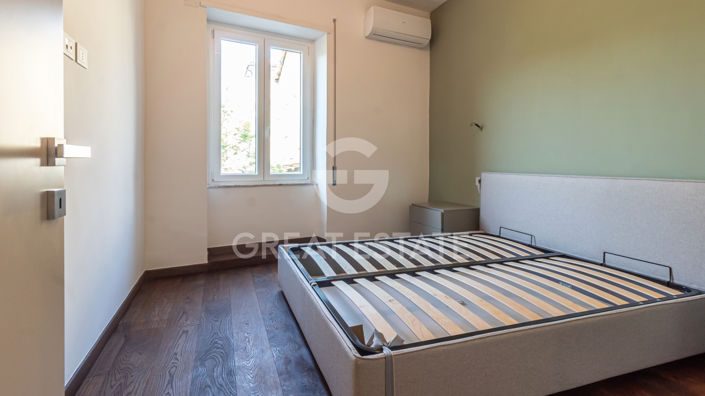 Image No.18-2 Bed Property for sale