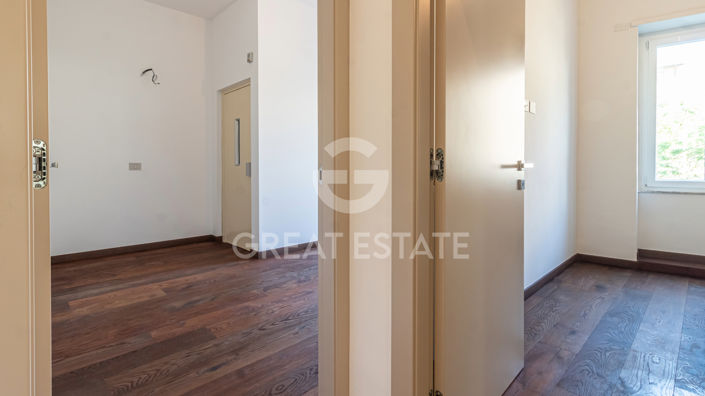 Image No.20-2 Bed Property for sale