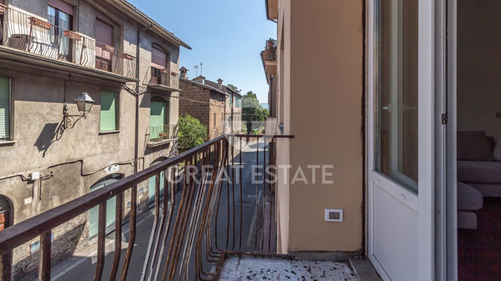 Image No.3-2 Bed Property for sale