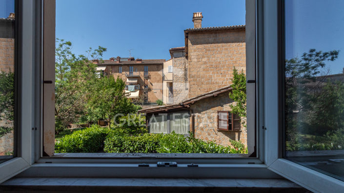 Image No.4-2 Bed Property for sale