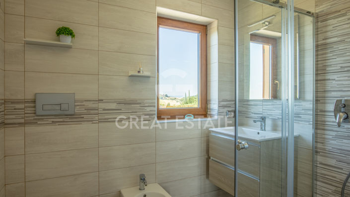 Image No.23-2 Bed Country House for sale