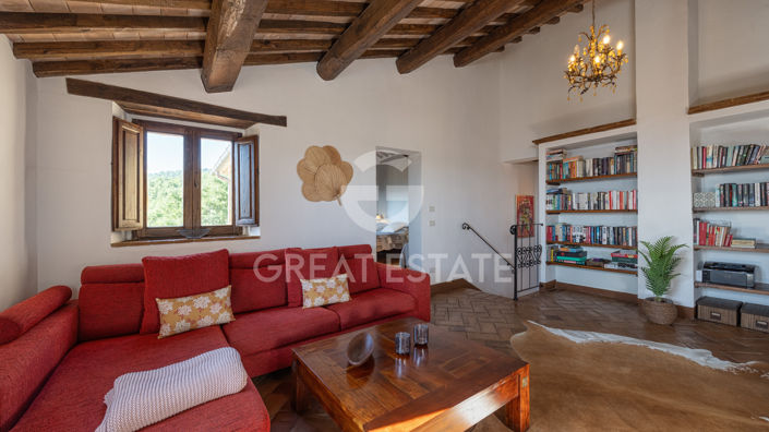 Image No.33-4 Bed Country House for sale