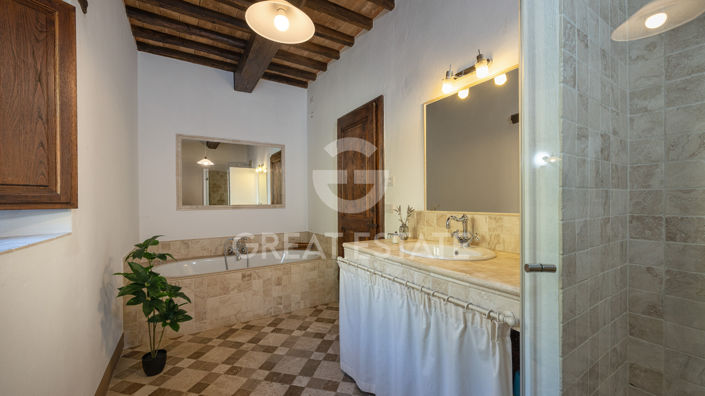 Image No.41-4 Bed Country House for sale