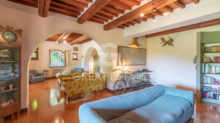 Image No.2-4 Bed Country House for sale