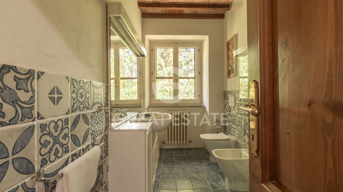 Image No.38-4 Bed Country House for sale