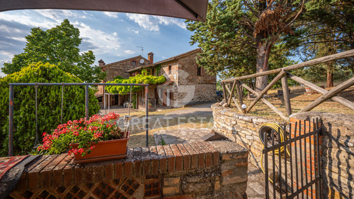 Image No.14-8 Bed Country House for sale