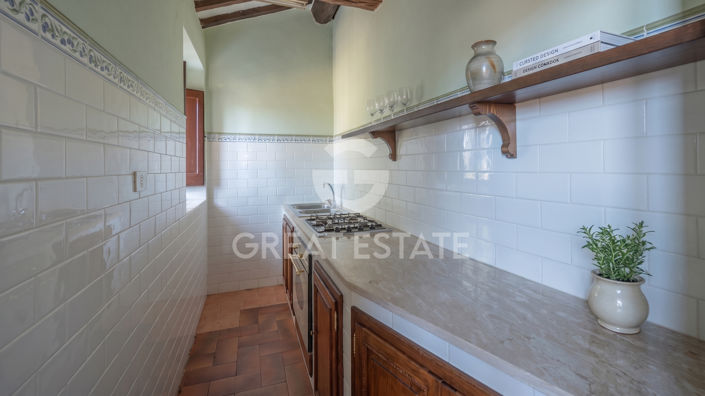 Image No.27-8 Bed Country House for sale