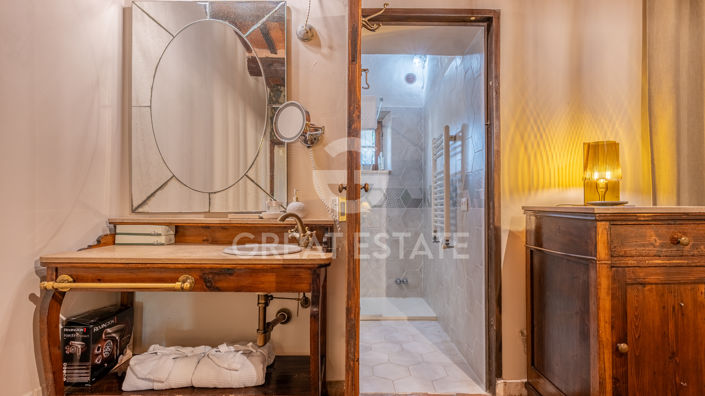 Image No.30-Maison de campagne de 7 chambres à vendre à Montepulciano