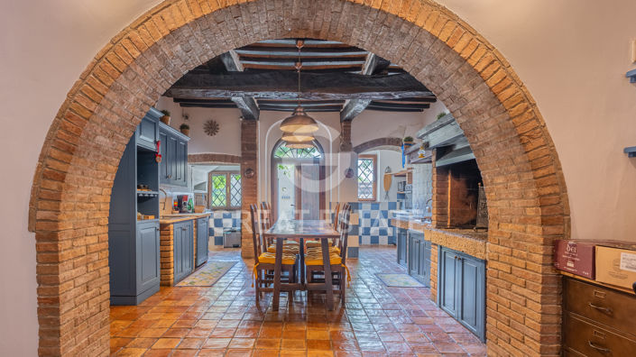 Image No.41-Maison de campagne de 7 chambres à vendre à Montepulciano