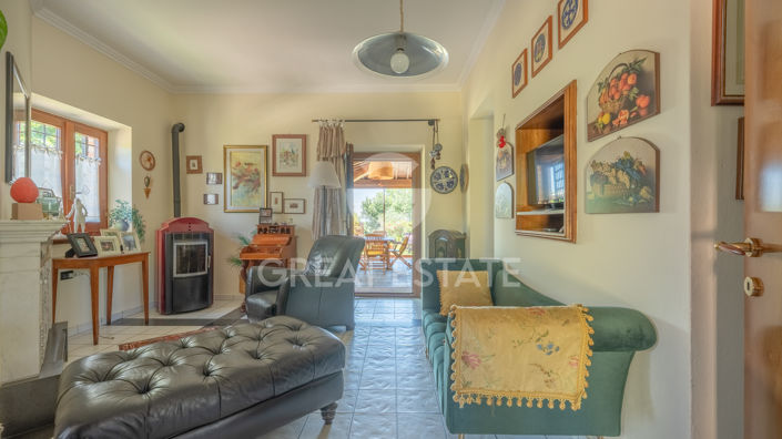 Image No.2-2 Bed Country House for sale