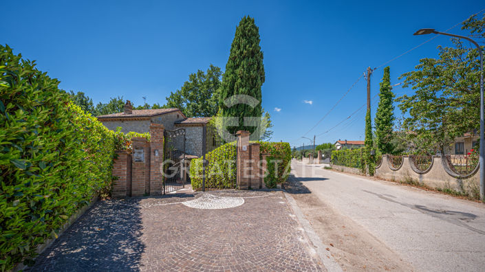 Image No.24-2 Bed Country House for sale