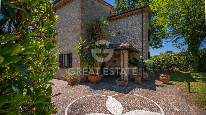 Image No.25-2 Bed Country House for sale