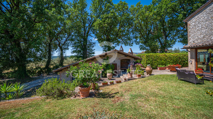 Image No.30-2 Bed Country House for sale