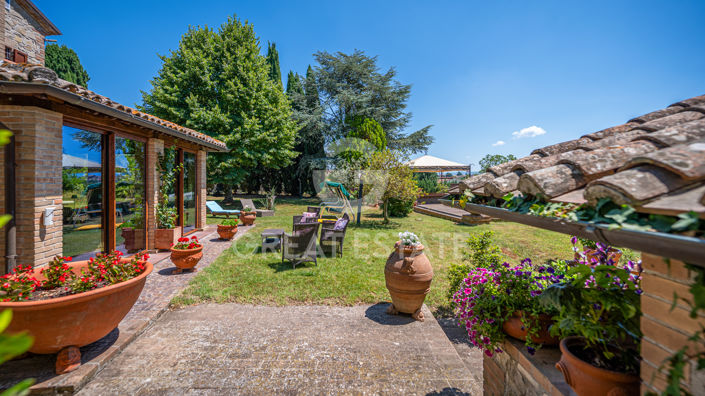 Image No.31-2 Bed Country House for sale