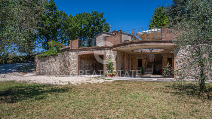 Image No.34-2 Bed Country House for sale
