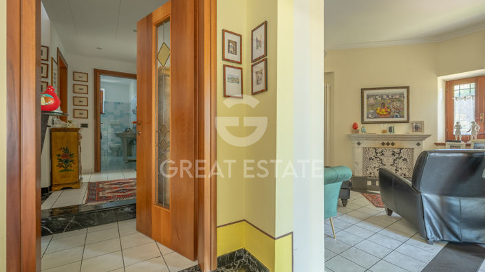 Image No.44-2 Bed Country House for sale