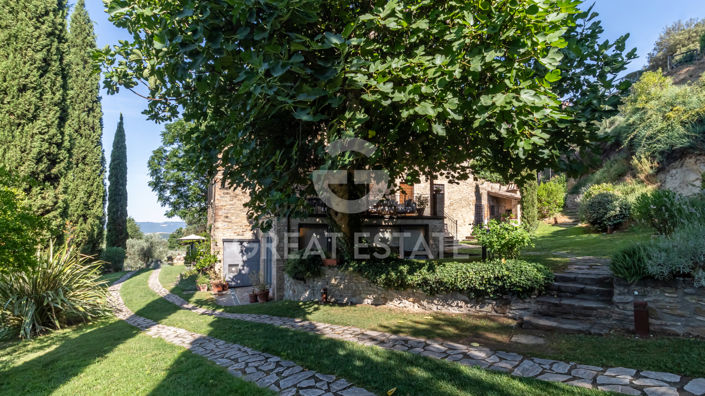 Image No.11-7 Bed Country House for sale