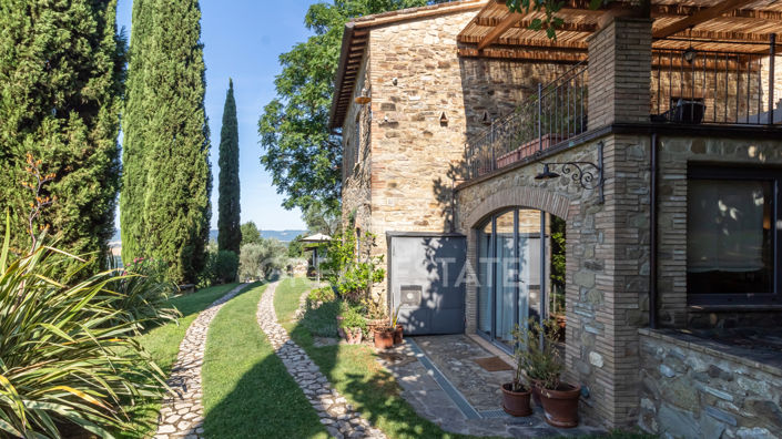 Image No.12-7 Bed Country House for sale