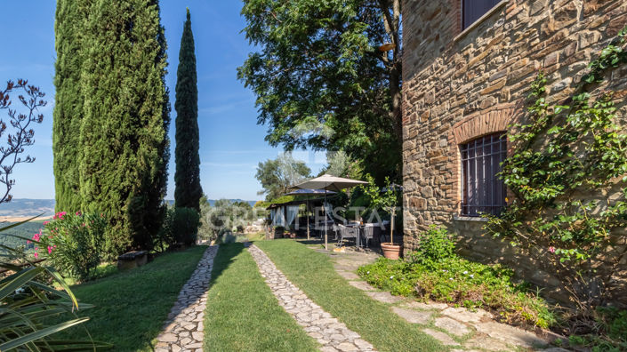 Image No.13-7 Bed Country House for sale