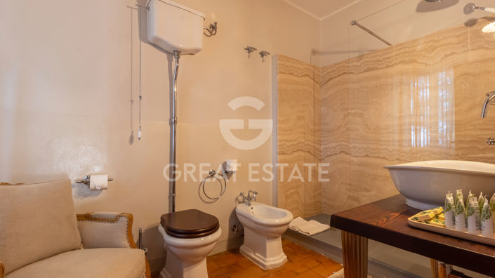 Image No.33-7 Bed Country House for sale