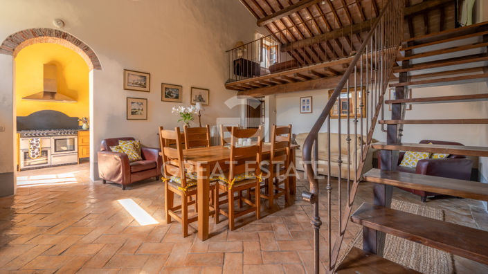 Image No.3-Maison de campagne de 5 chambres à vendre à Castiglion Fiorentino