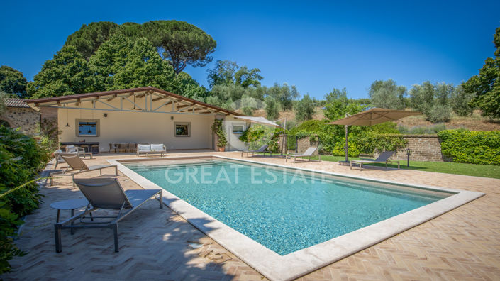 Image No.17-6 Bed Country House for sale