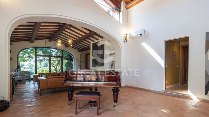 Image No.25-6 Bed Country House for sale