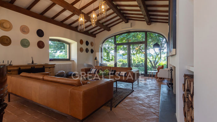 Image No.26-6 Bed Country House for sale