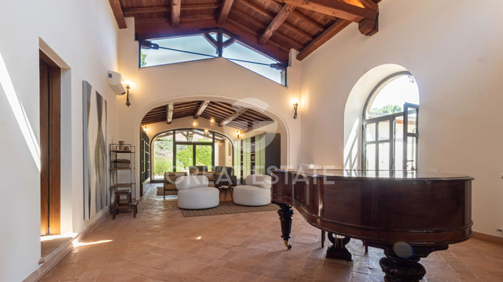 Image No.32-6 Bed Country House for sale