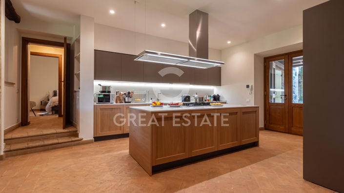 Image No.41-6 Bed Country House for sale