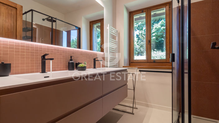 Image No.52-6 Bed Country House for sale