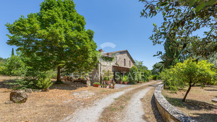 Image No.12-9 Bed Country House for sale