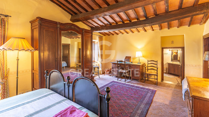 Image No.30-9 Bed Country House for sale