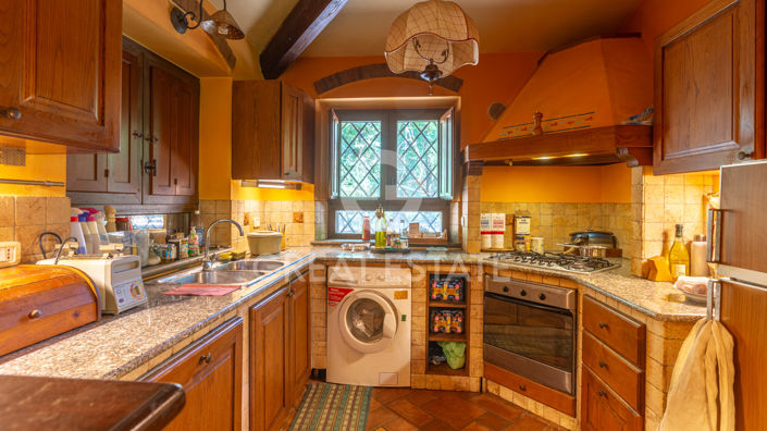 Image No.51-9 Bed Country House for sale