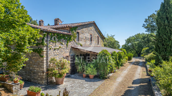Image No.8-9 Bed Country House for sale