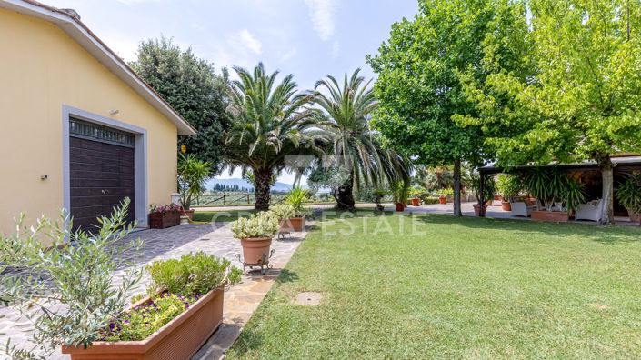 Image No.17-5 Bed Country House for sale
