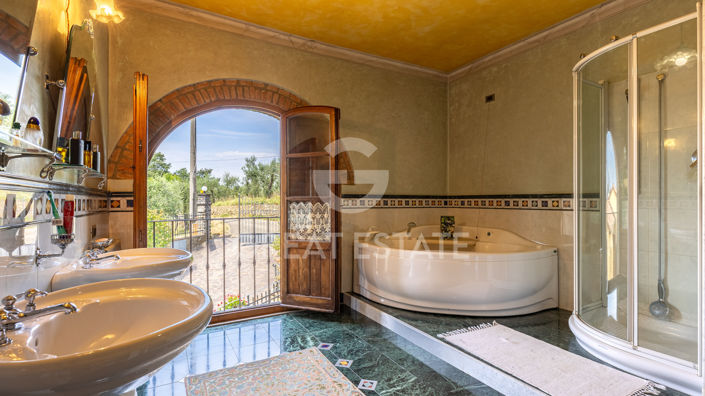 Image No.34-5 Bed Country House for sale