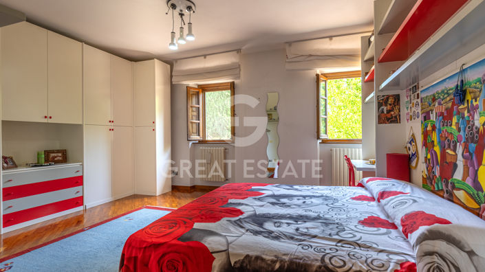 Image No.39-5 Bed Country House for sale