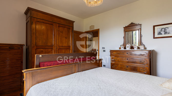 Image No.42-5 Bed Country House for sale