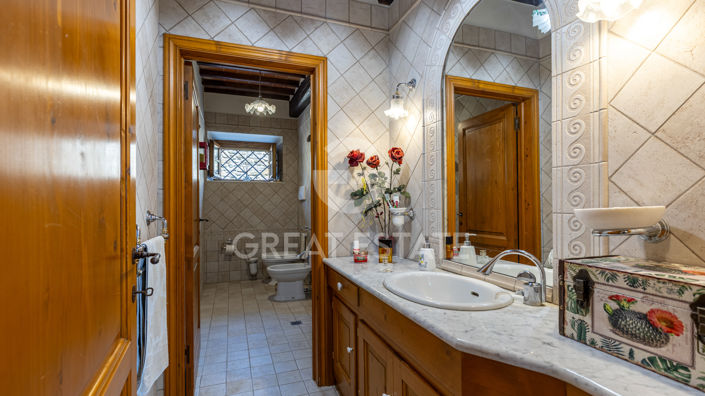 Image No.43-5 Bed Country House for sale