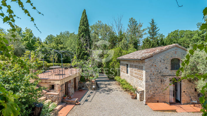 Image No.20-12 Bed Country House for sale