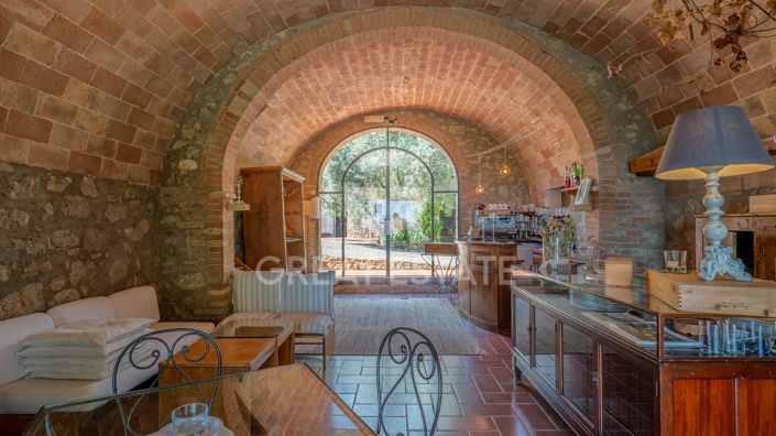 Image No.7-12 Bed Country House for sale