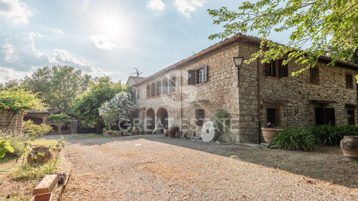 Image No.10-9 Bed Country House for sale