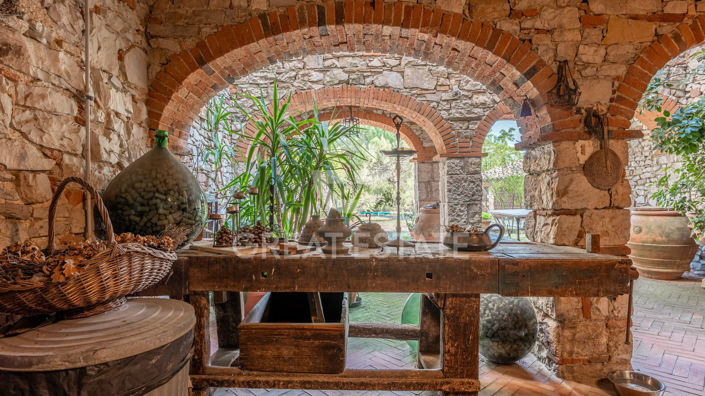 Image No.12-9 Bed Country House for sale