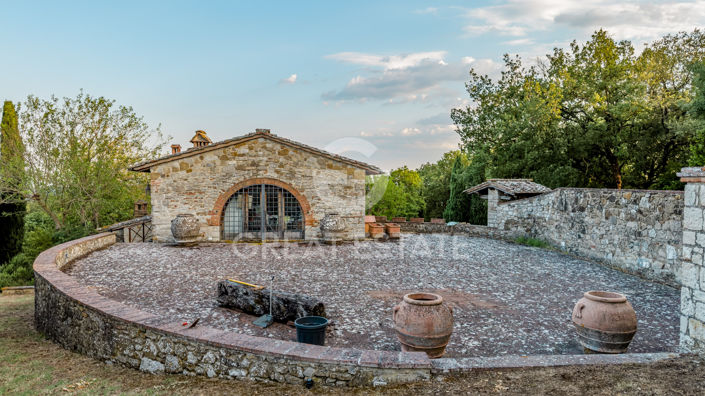 Image No.18-9 Bed Country House for sale